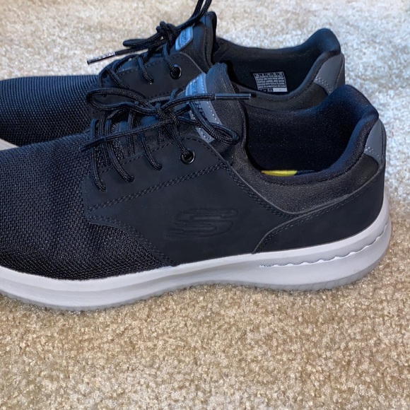 Skechers Mens Black Delson Shoe - Picture 2 of 9